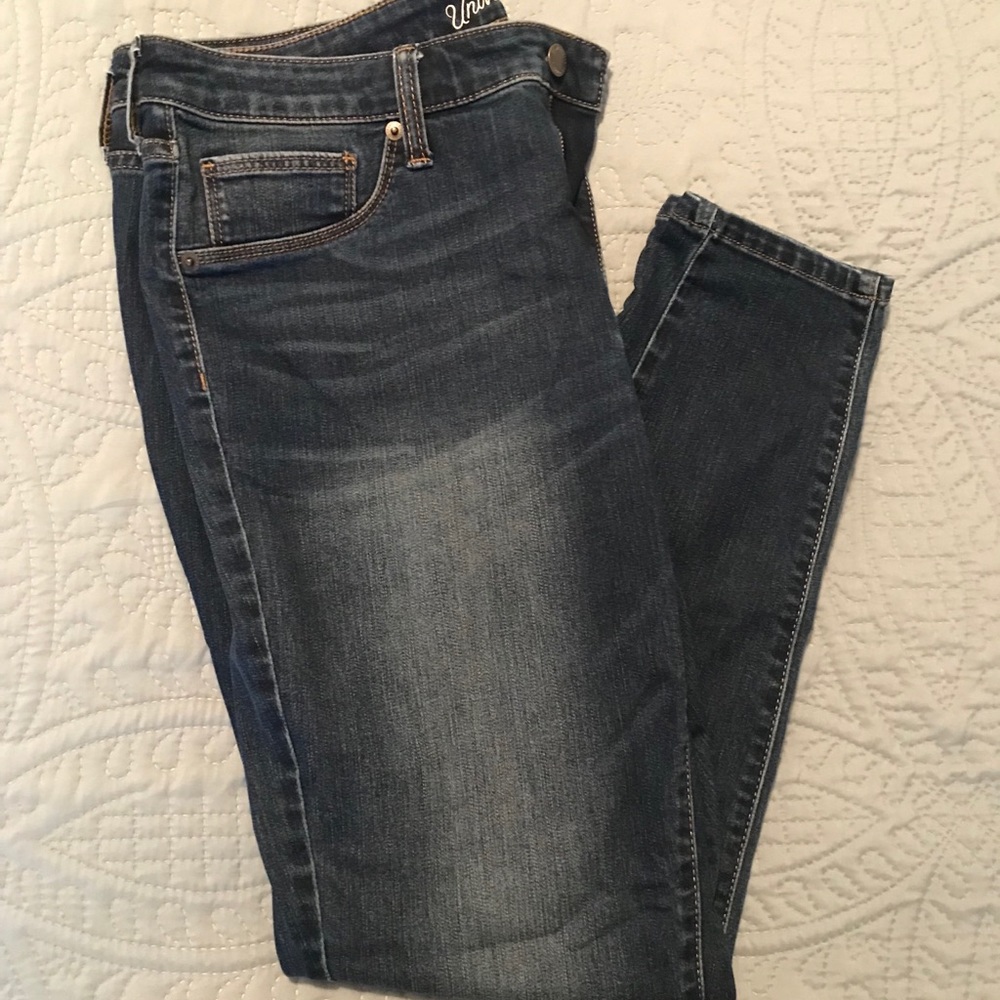 Mid rise skinny jeans